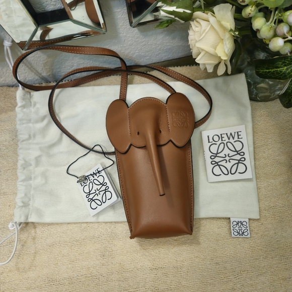NWT LOEWE Elephant Leather Pocket Pouch-On-Strap - Picture 7 of 9